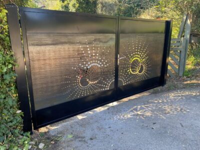 custom-laser-cut-decorative-metal-driveway-gate-melbourne
