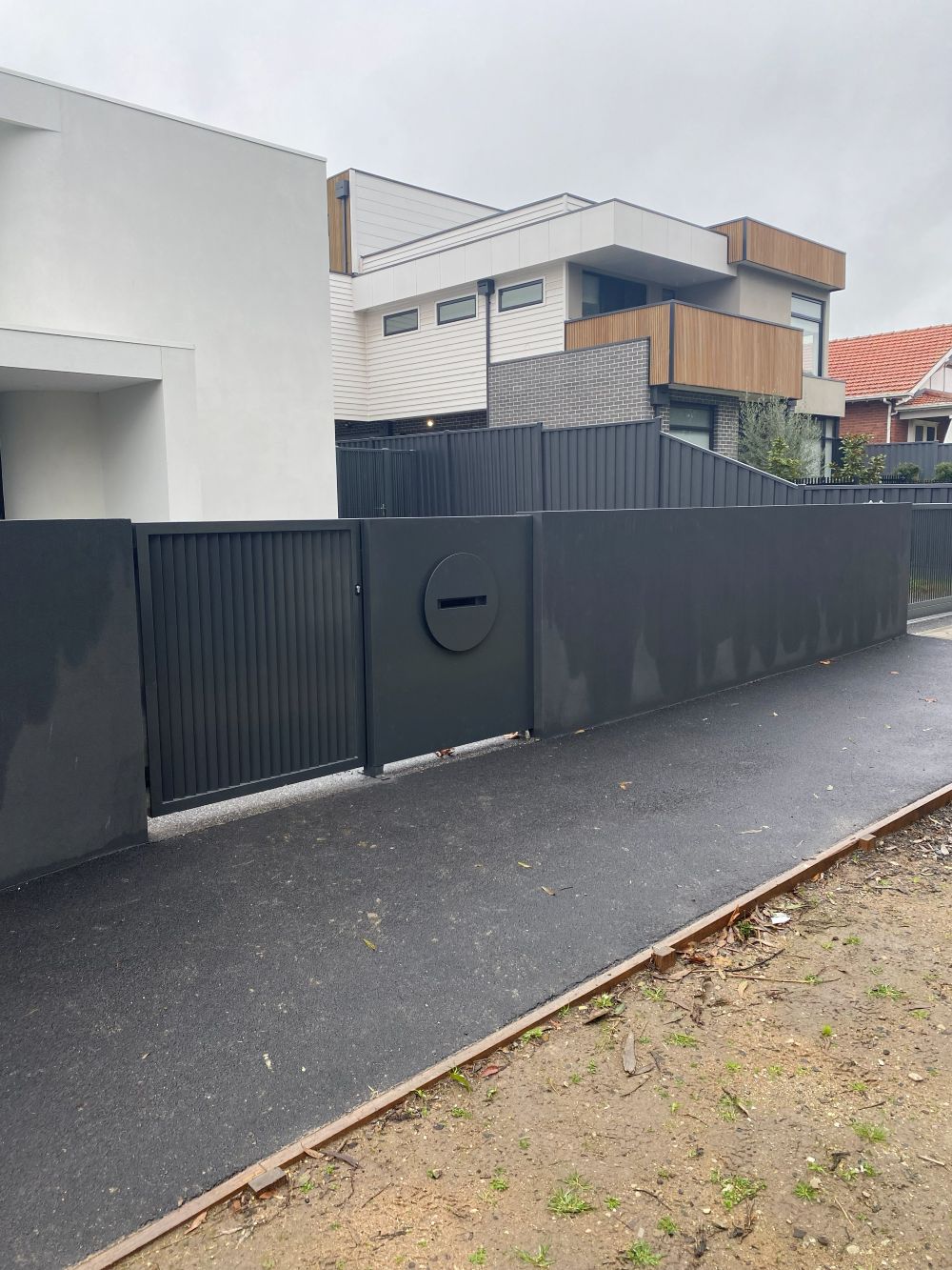 monument-pedestrian-gate-integrated-custom-letterbox-essendon